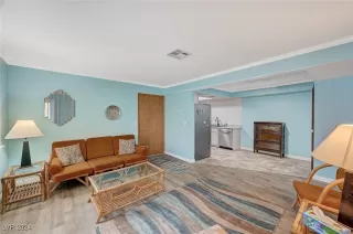 Photo #5: 2613766 Listing