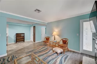 Photo #6: 2613766 Listing