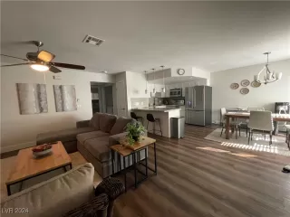 Photo #3: 2613792 Listing 