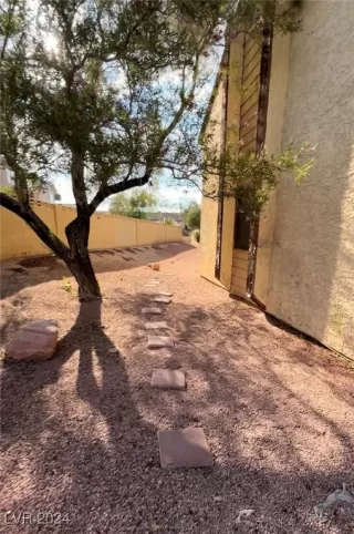 Photo #1: 2613809 Listing 