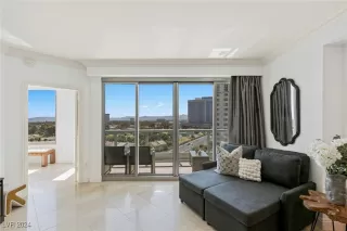 Photo #4: 2613816 Listing