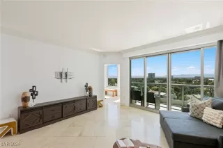 Photo #6: 2613816 Listing