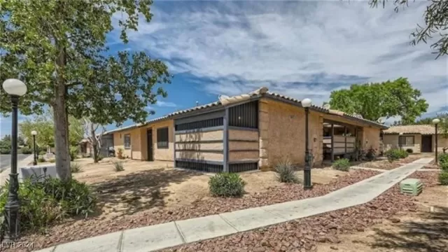 MLS: 2613818 Condo For Sale