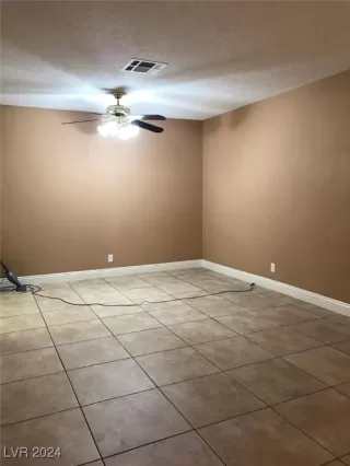 Photo #3: 2613818 Listing