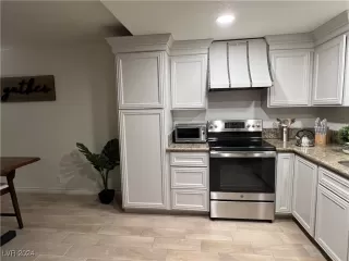 Photo #2: 2613828 Listing