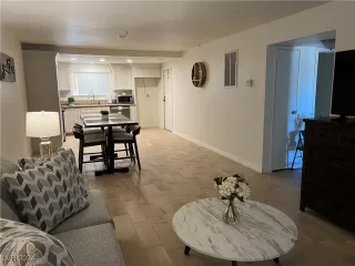 Photo #3: 2613828 Listing