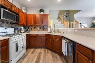 Photo #2: 2613865 Listing