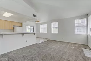 Photo #6: 2613870 Listing