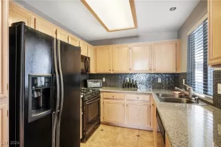 Photo #1: 2613888 Listing