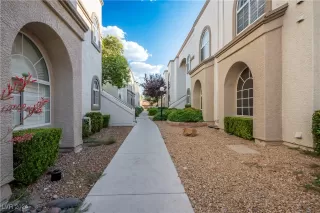 Photo #4: 2613888 Listing