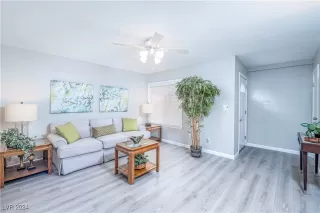 Photo #4: 2613890 Listing 