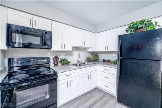 Photo #6: 2613890 Listing 