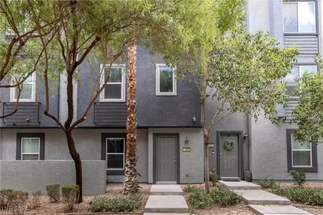 MLS: 2613901 Condo For Sale