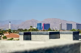 Photo #1: 2613901 Listing