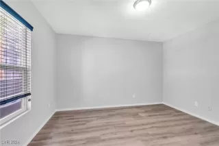 Photo #6: 2613901 Listing