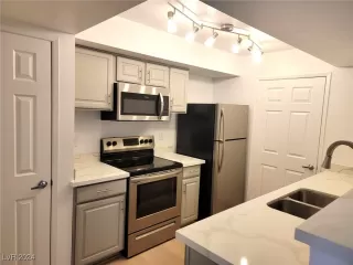 Photo #3: 2613934 Listing 