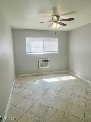 Photo #3: 2613949 Listing