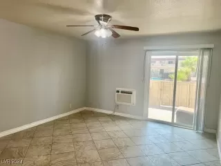 Photo #5: 2613949 Listing