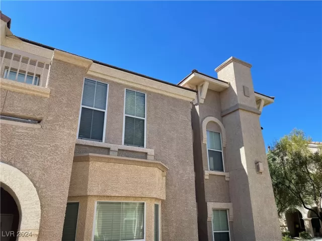 MLS: 2613970 Condo For Sale