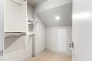 Photo #4: 2613975 Listing 