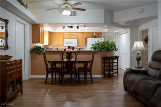 Photo #2: 2613986 Listing