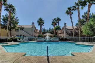 Photo #1: 2613988 Listing 