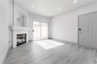 Photo #4: 2613988 Listing 