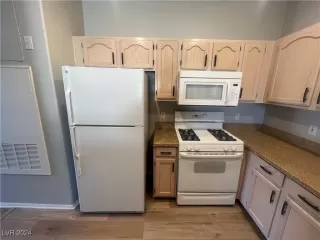 Photo #4: 2614005 Listing 