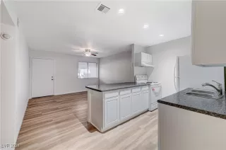 Photo #5: 2614024 Listing