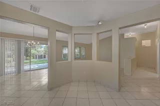 Photo #4: 2614026 Listing