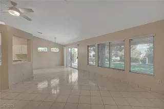 Photo #6: 2614026 Listing