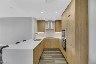 Photo #4: 2614037 Listing 