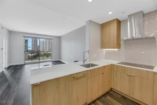 Photo #6: 2614037 Listing 