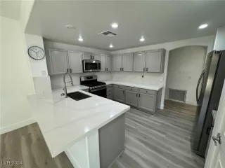 Photo #5: 2614064 Listing 