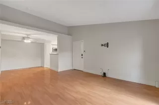 Photo #2: 2614070 Listing 