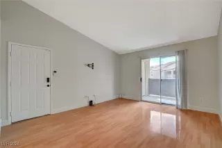 Photo #5: 2614070 Listing 