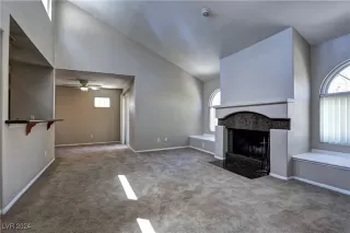 Photo #3: 2614102 Listing