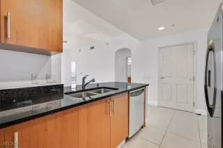 Photo #5: 2614137 Listing 