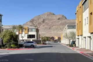 Photo #1: 2614144 Listing 