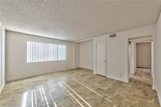 Photo #3: 2614146 Listing 