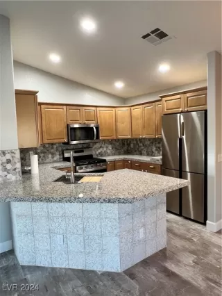 Photo #3: 2614156 Listing 