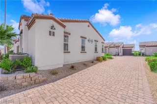 Photo #2: 2614205 Listing