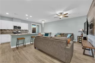 Photo #3: 2614205 Listing