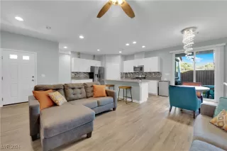 Photo #4: 2614205 Listing