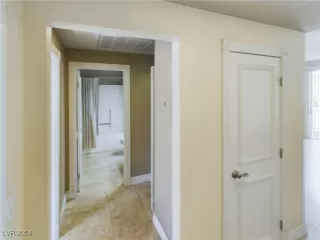 Photo #3: 2614238 Listing