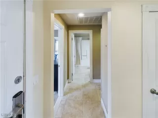 Photo #5: 2614238 Listing