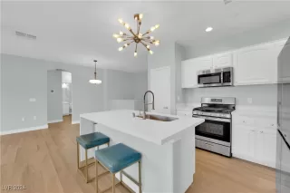 Photo #5: 2614250 Listing