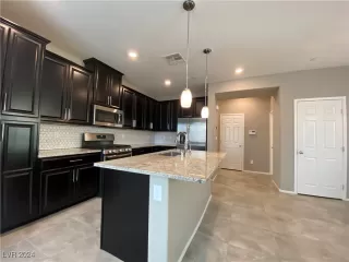 Photo #2: 2614266 Listing 