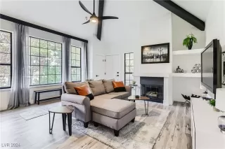 Photo #2: 2614327 Listing 