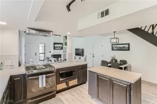 Photo #4: 2614327 Listing 